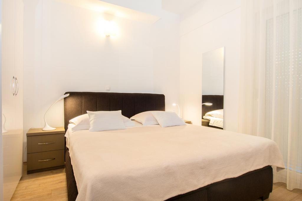 Bed & Breakfast Pino Podstrana Eksteriør billede